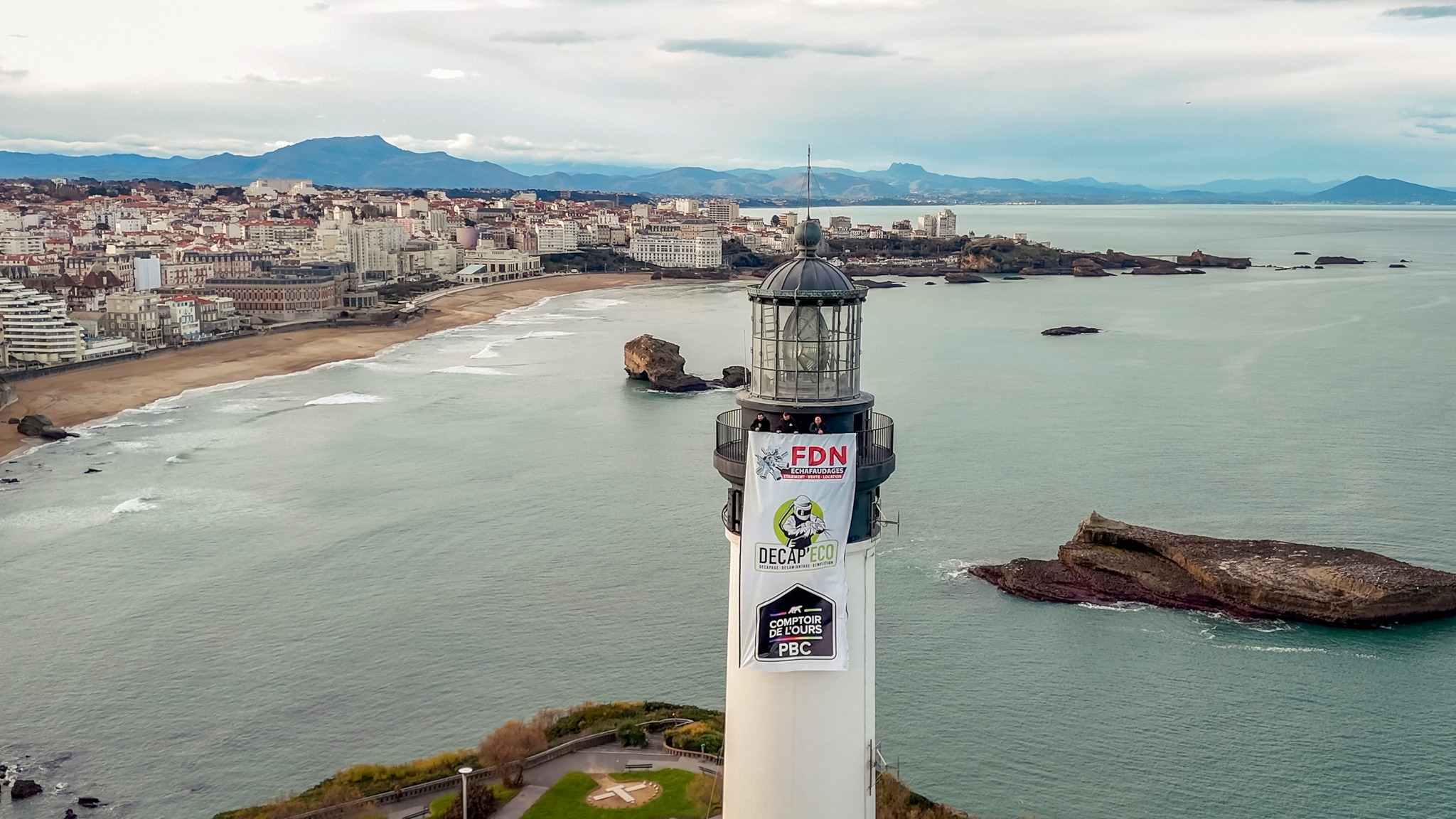 Décapage chimique sur structure métallique – Dôme du Phare de Biarritz