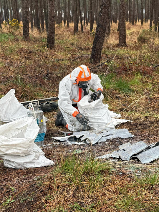 Intervention de dépollution d’urgence à Magescq pour retrait d’amiante – Décap’Eco Sud-Ouest Intervention de dépollution d’urgence à Magescq pour retrait d’amiante – Décap’Eco Sud-Ouest